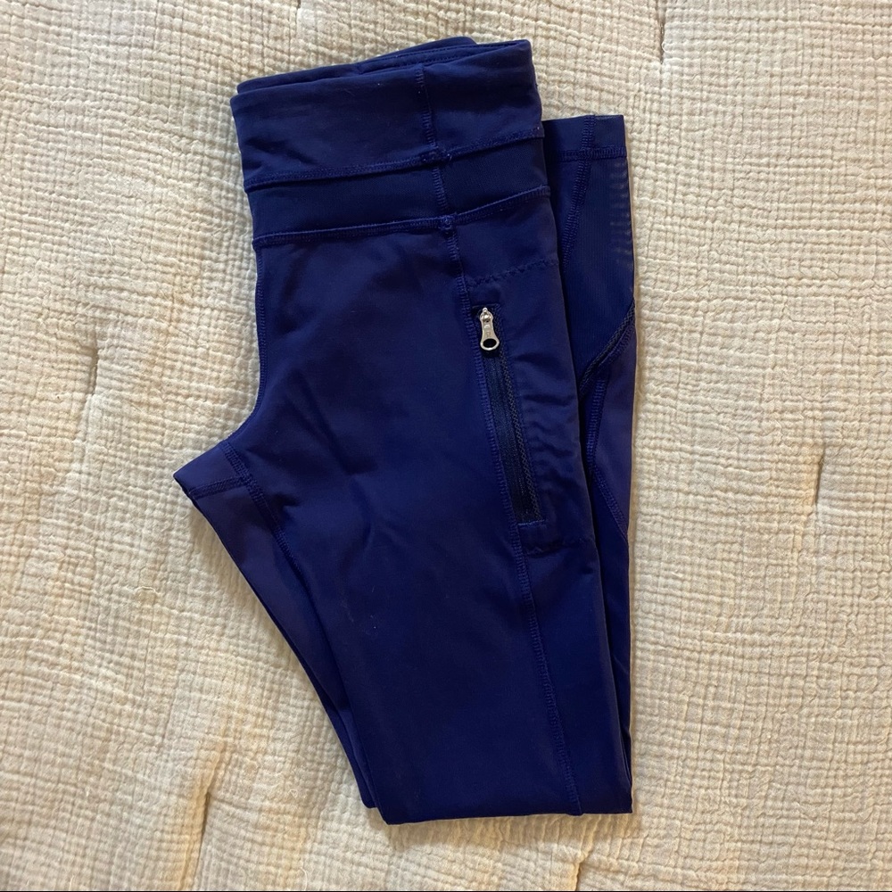 LULULEMON Cropped Leggings Blue Size 4 zip pockets and mesh